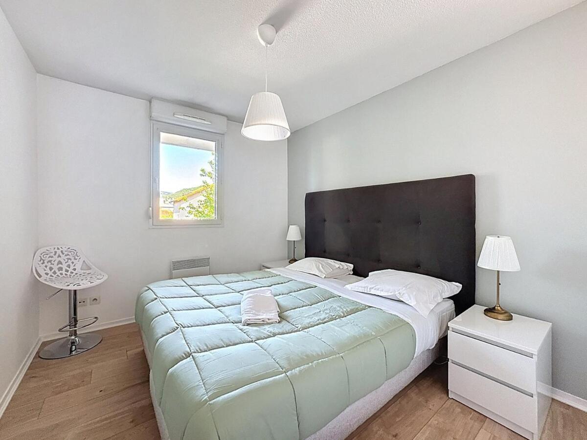 Апартаменты Sejour Cosy - Lit 180X200 - Wifi - Parking Клермон-Ферран Экстерьер фото